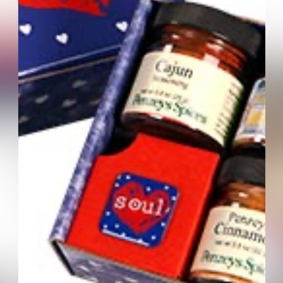 PENZEYS Heart & Soul Lapel Hat Pin - Picture 5 of 5